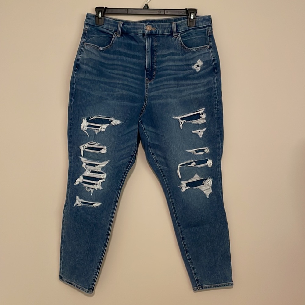 Women’s Plus Size American Eagle Dream Jean. 18 Short.